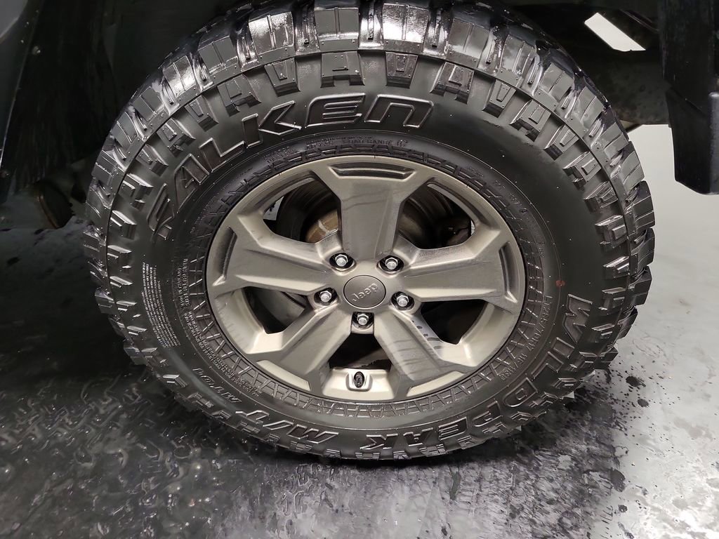 Used 2018 Jeep Wrangler Unlimited Sport image 11