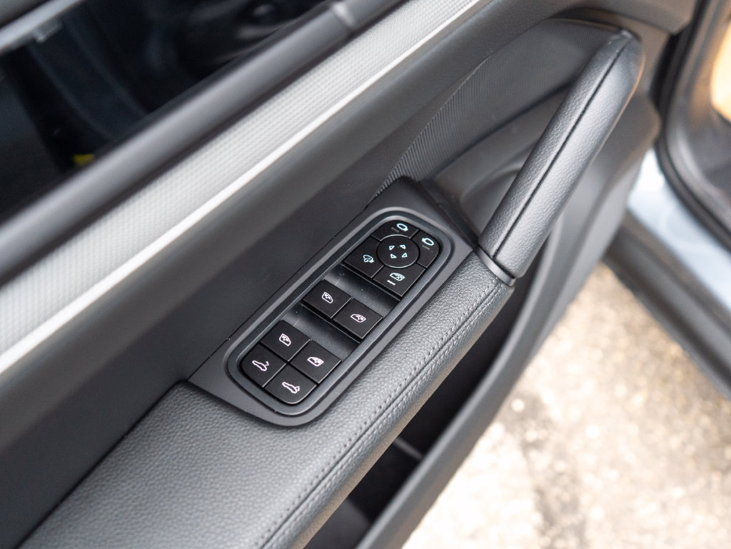 New 2026 Porsche Cayenne Coupe AWD/4WD image 16