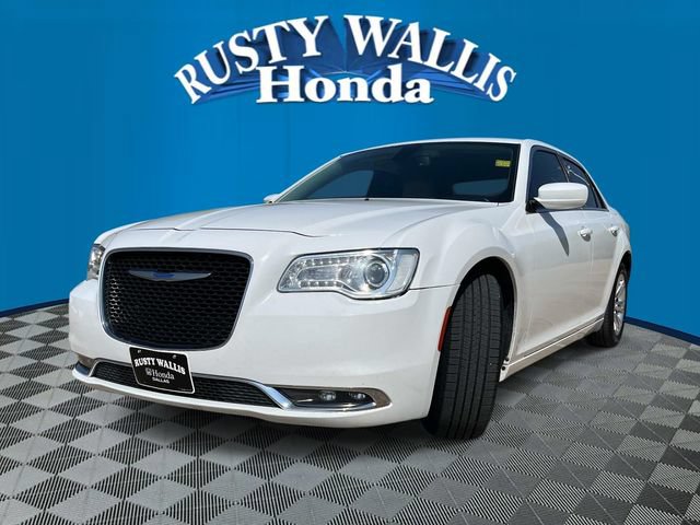 Used 2019 Chrysler 300 Touring w/ Driver Convenience Group RWD video 1