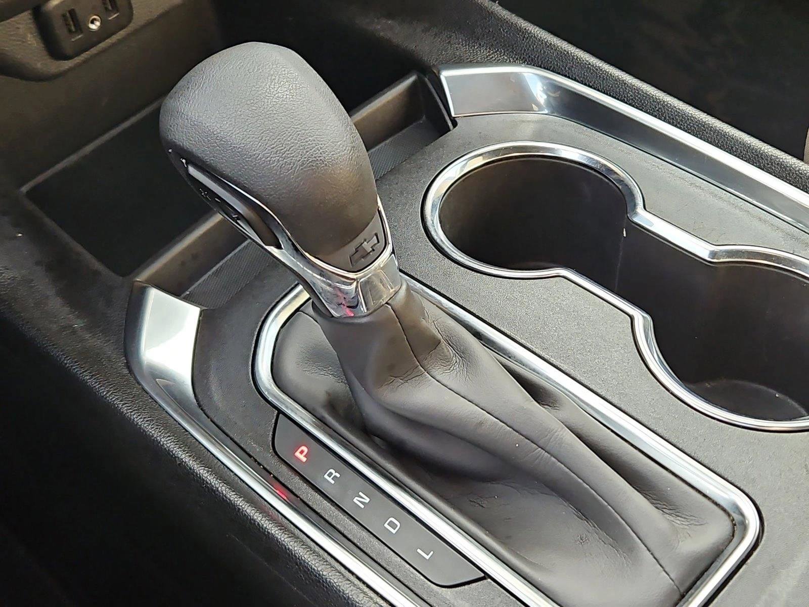 Used 2023 Chevrolet Traverse LS FWD image 12