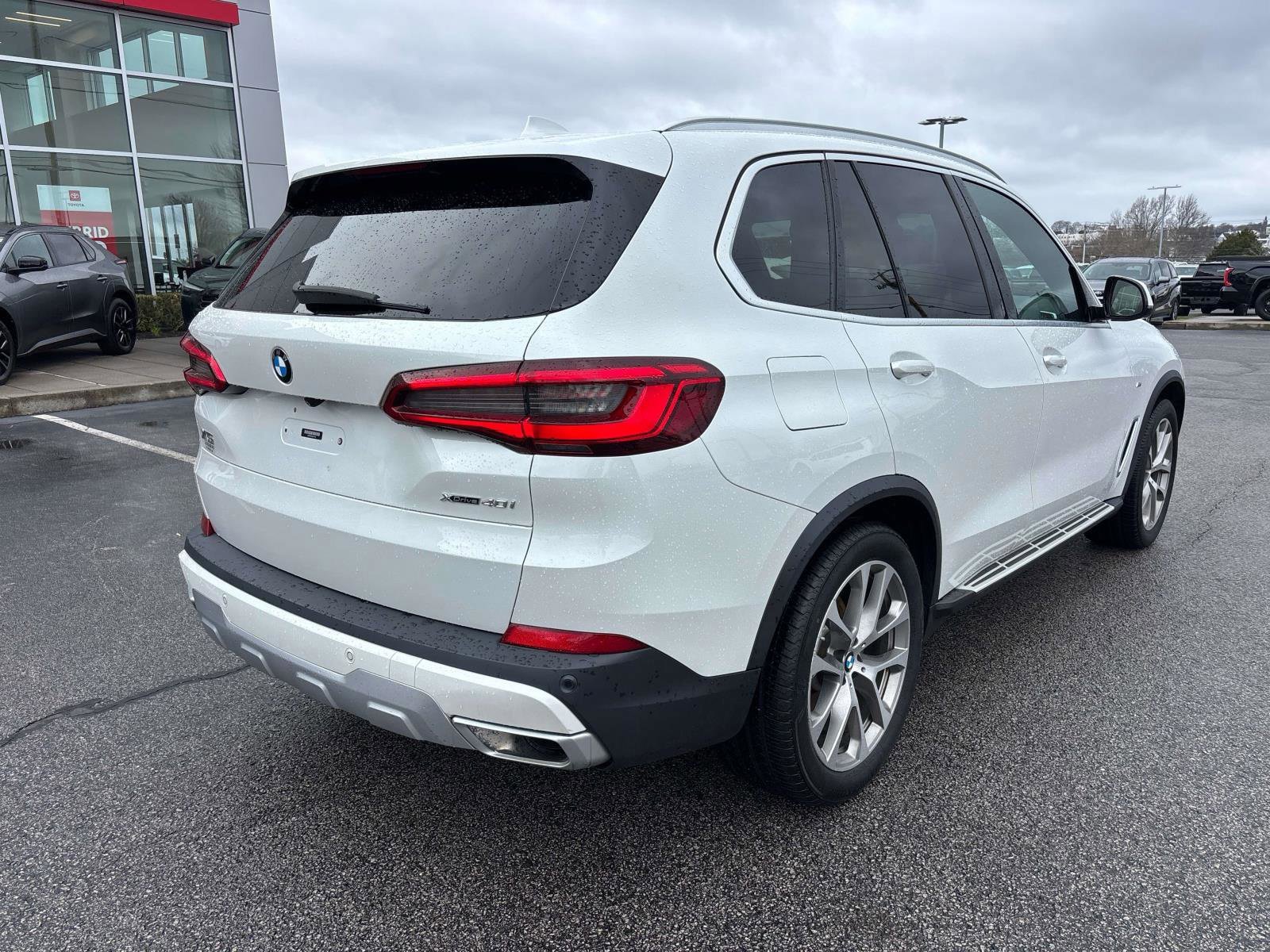 Used 2019 BMW X5 xDrive40i w/ Convenience Package AWD/4WD image 3