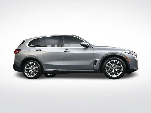 New 2026 BMW X5 xDrive50e image 31