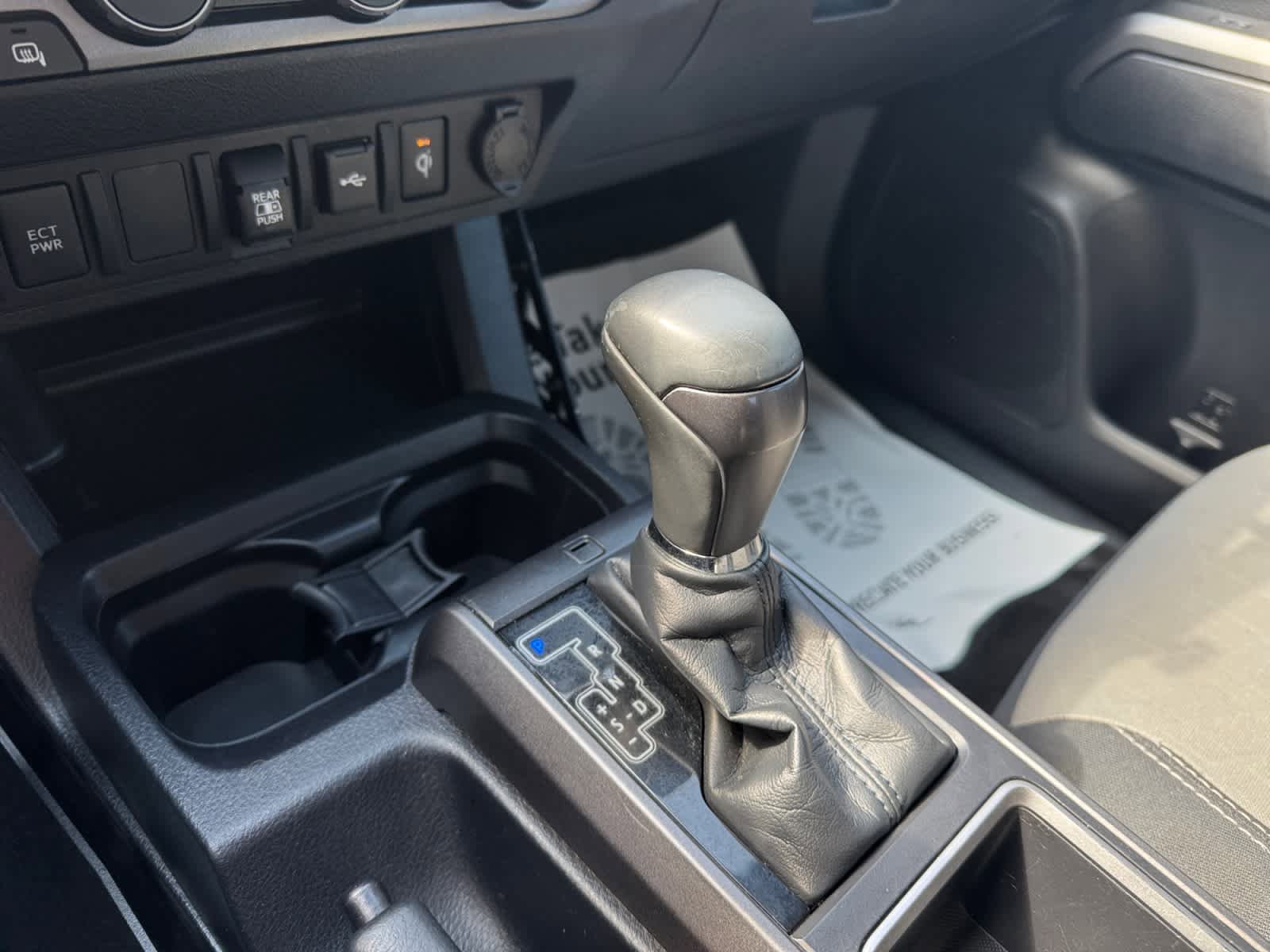 Used 2022 Toyota Tacoma TRD Off-Road AWD/4WD image 6