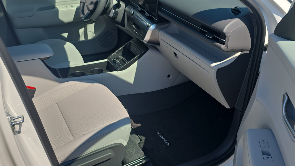 New 2026 Hyundai Kona Limited FWD image 13