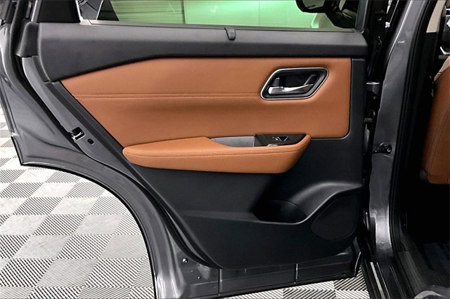 New 2026 Nissan Rogue Platinum image 31