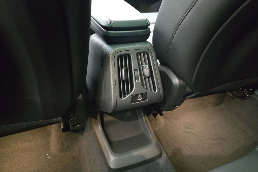 New 2026 BMW X2 xDrive28i w/ Convenience Package AWD/4WD image 25