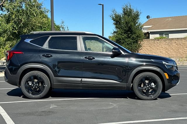 New 2026 Kia Seltos EX w/ EX Sunroof Package FWD image 3