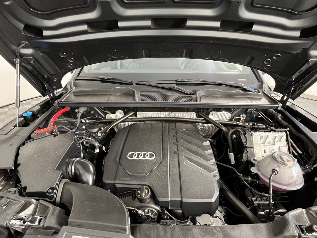 Used 2025 Audi Q5 2.0T Premium Plus w/ Premium Plus Package AWD/4WD image 17