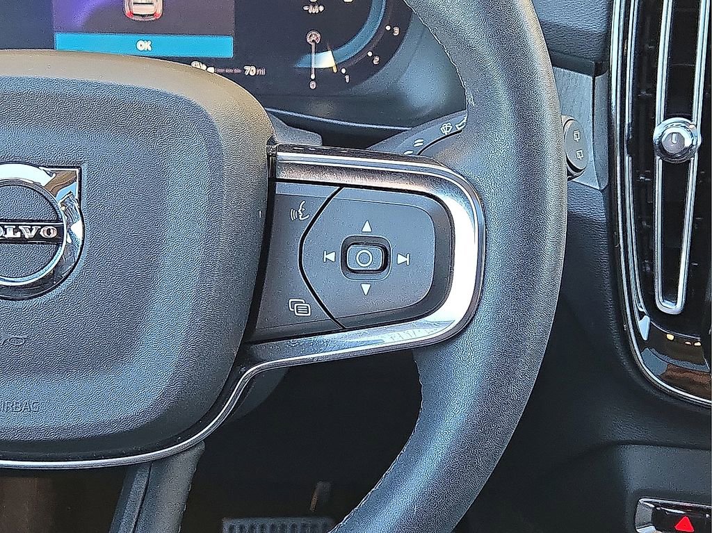 Certified 2023 Volvo XC40 B5 Plus w/ Driver Assist Package image 21