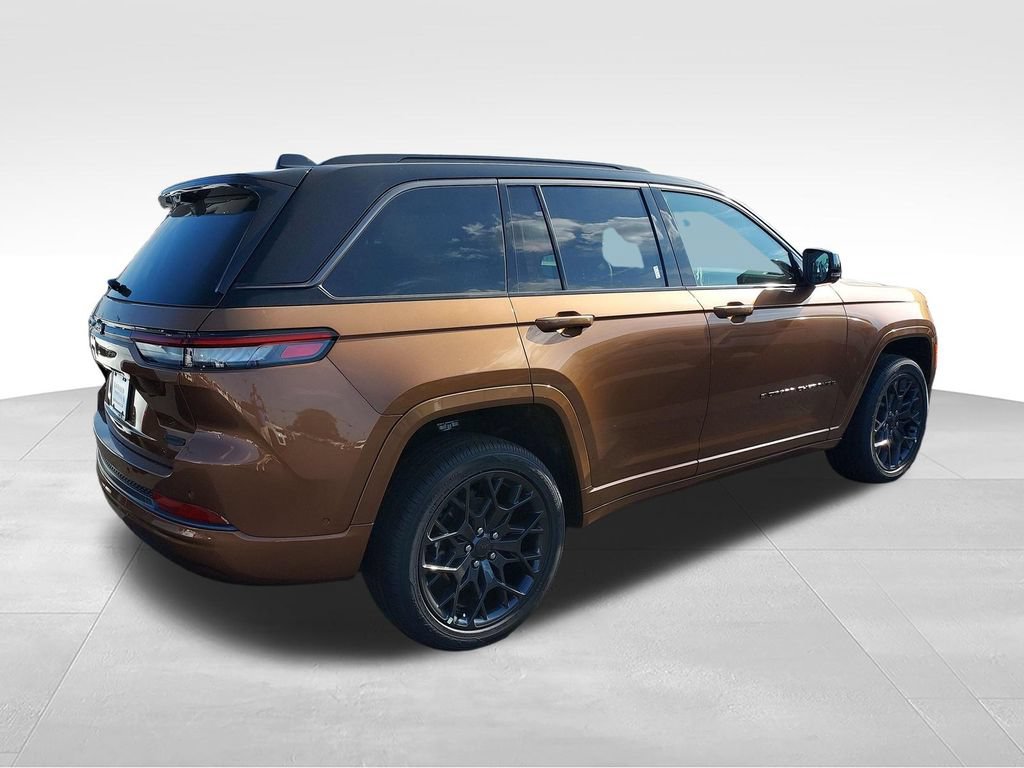 New 2026 Jeep Grand Cherokee Summit w/ Obsidian Package AWD/4WD image 5