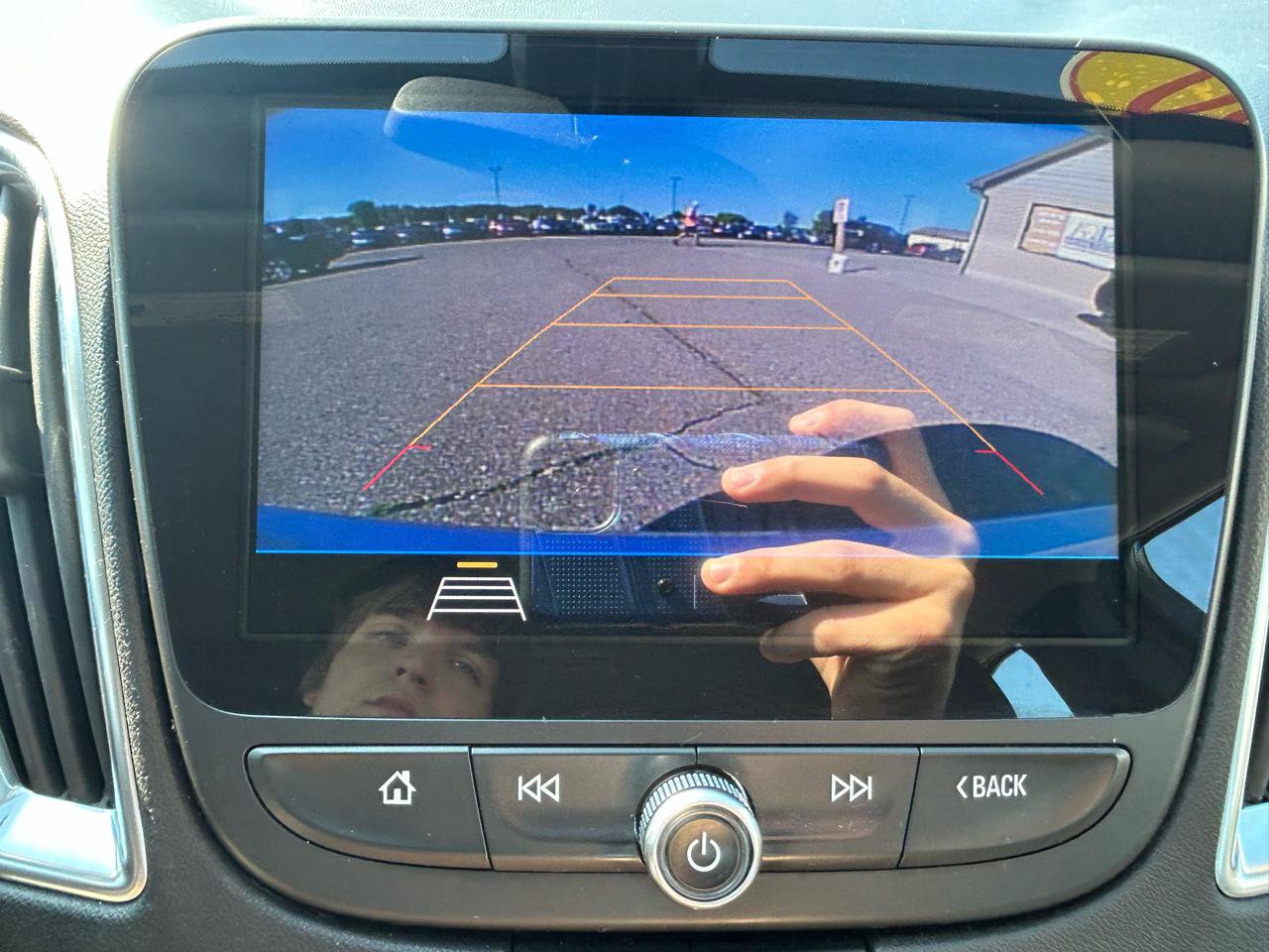Used 2020 Chevrolet Malibu LT FWD image 23