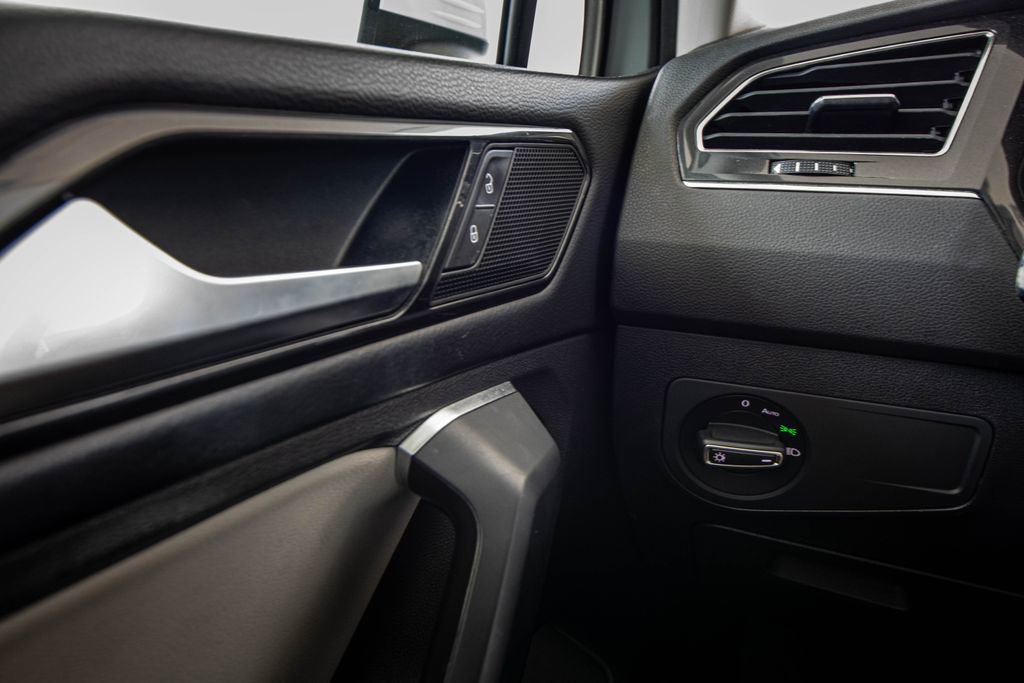 Used 2018 Volkswagen Tiguan S AWD/4WD image 32