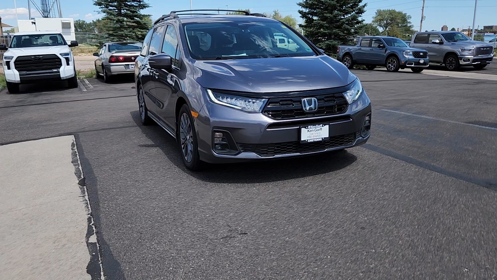 Used 2025 Honda Odyssey Touring image 4