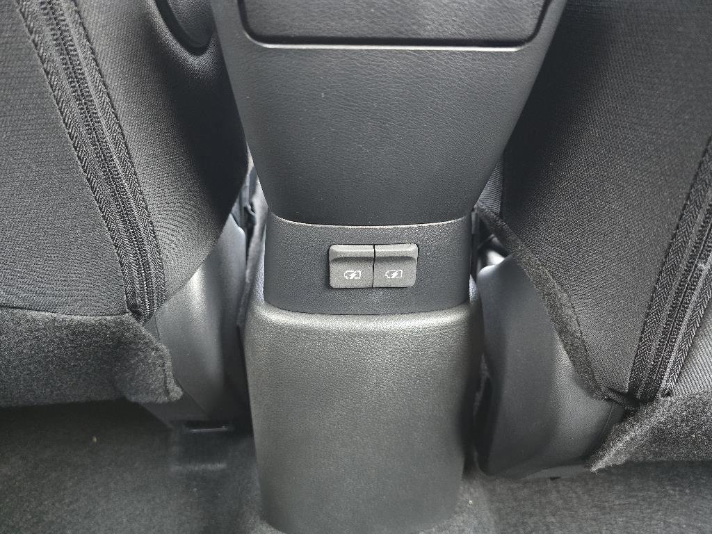 New 2025 Nissan Kicks Play S image 24