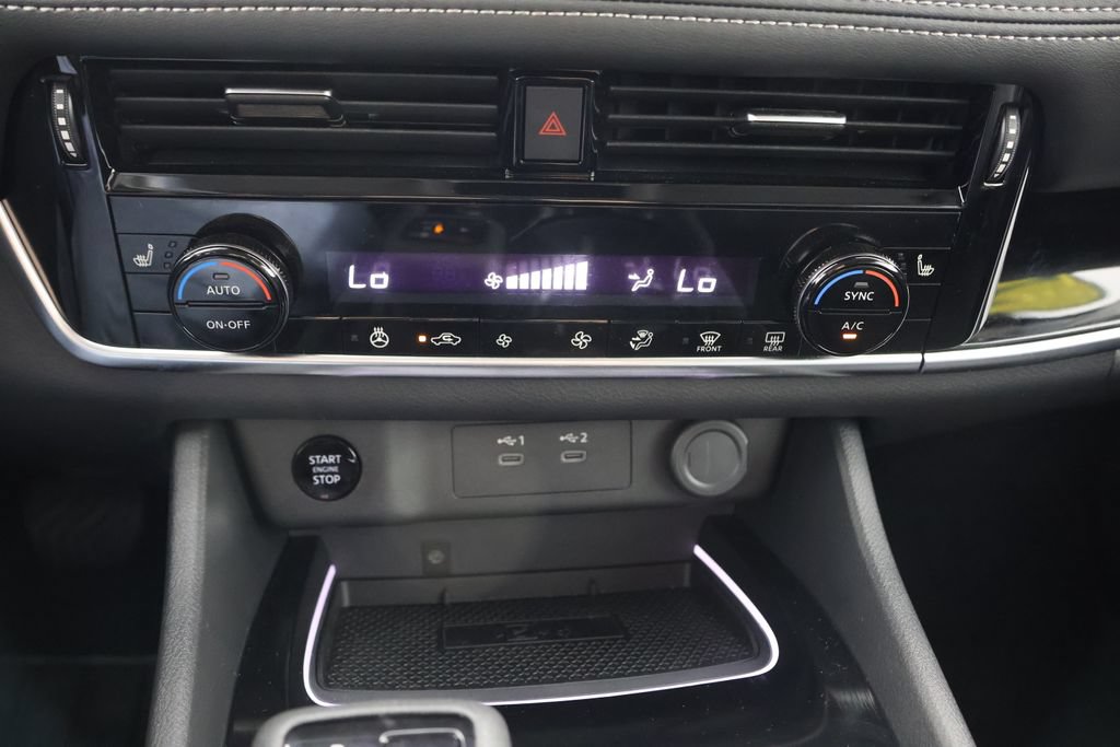 Used 2025 Nissan Rogue SL FWD image 15