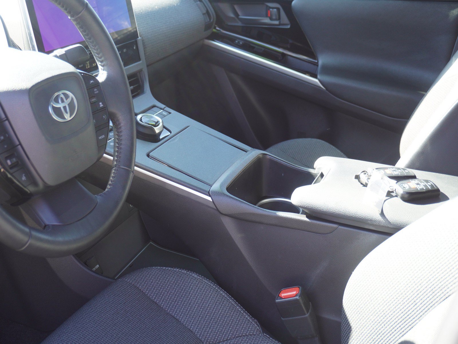 Used 2024 Toyota bZ4X FWD w/ Weather Package image 21