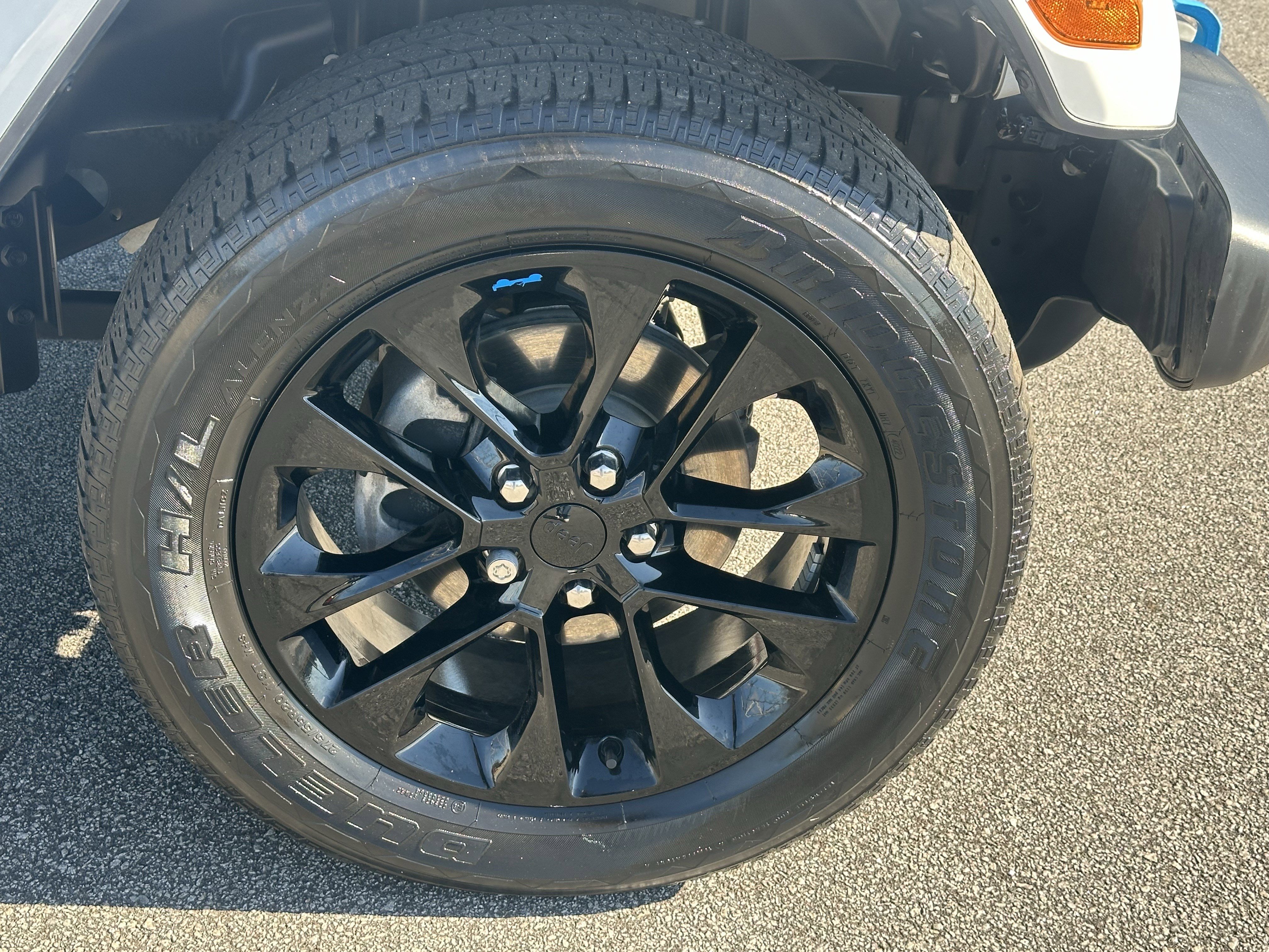 Used 2023 Jeep Wrangler Sahara w/ Cold Weather Group image 15