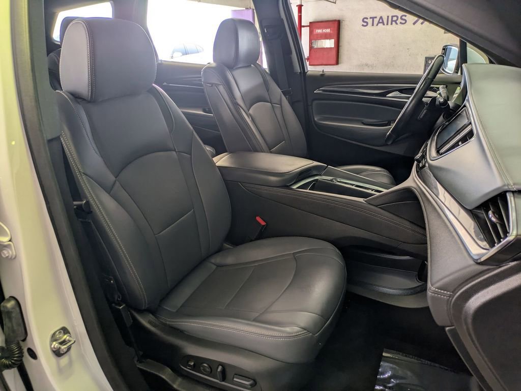 Used 2024 Buick Enclave Premium AWD/4WD image 28