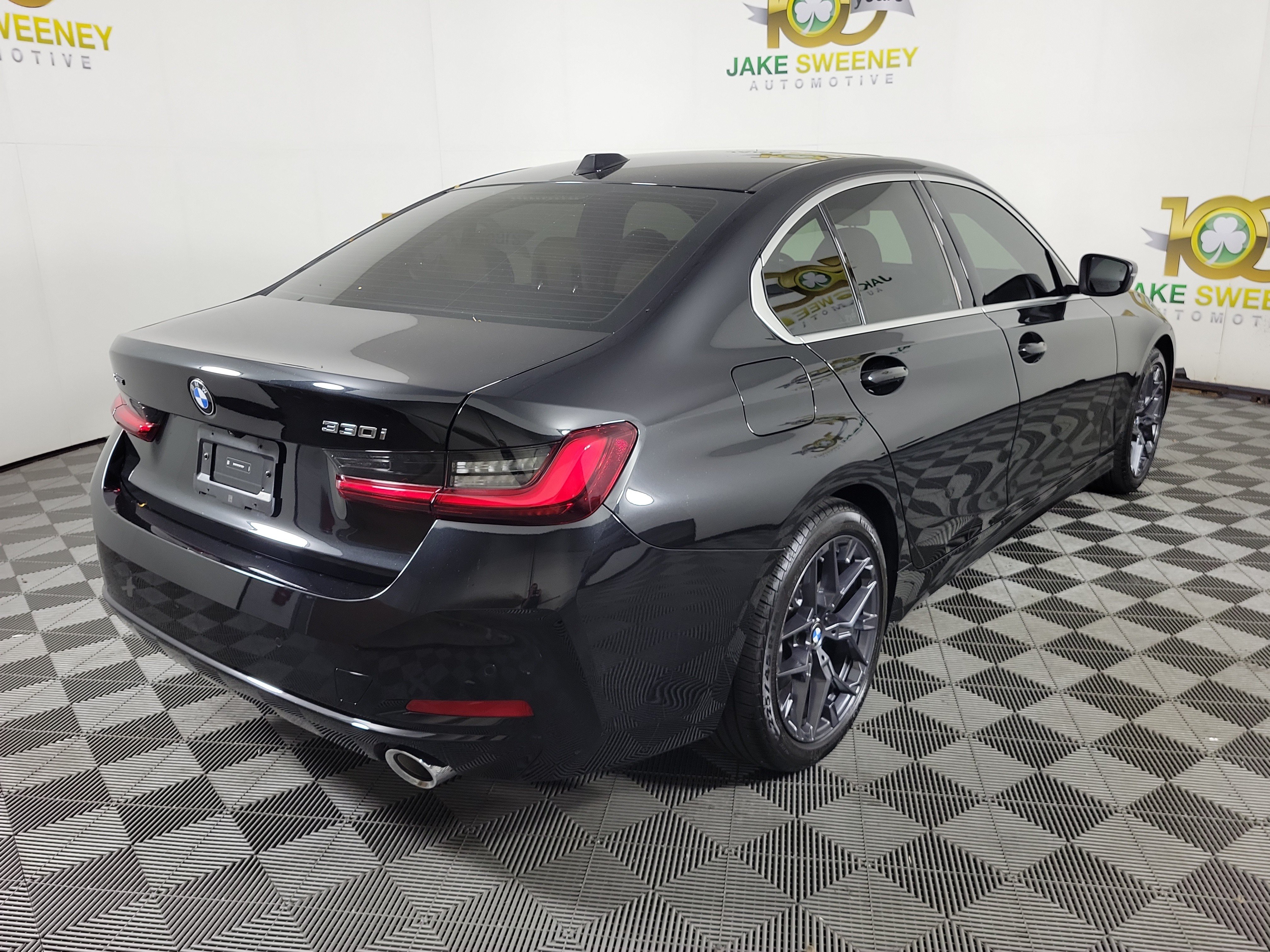 Certified 2025 BMW 330i xDrive Sedan w/ Premium Package AWD/4WD image 7