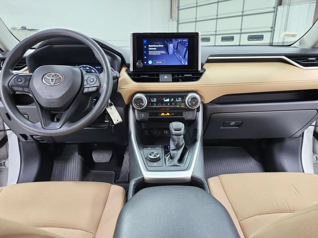 Used 2023 Toyota RAV4 LE AWD/4WD image 26