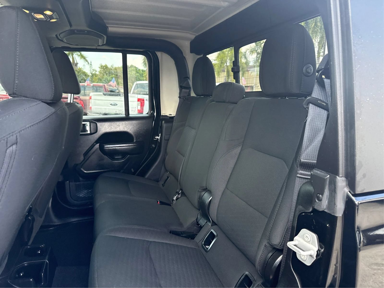 Used 2022 Jeep Gladiator Sport AWD/4WD image 10