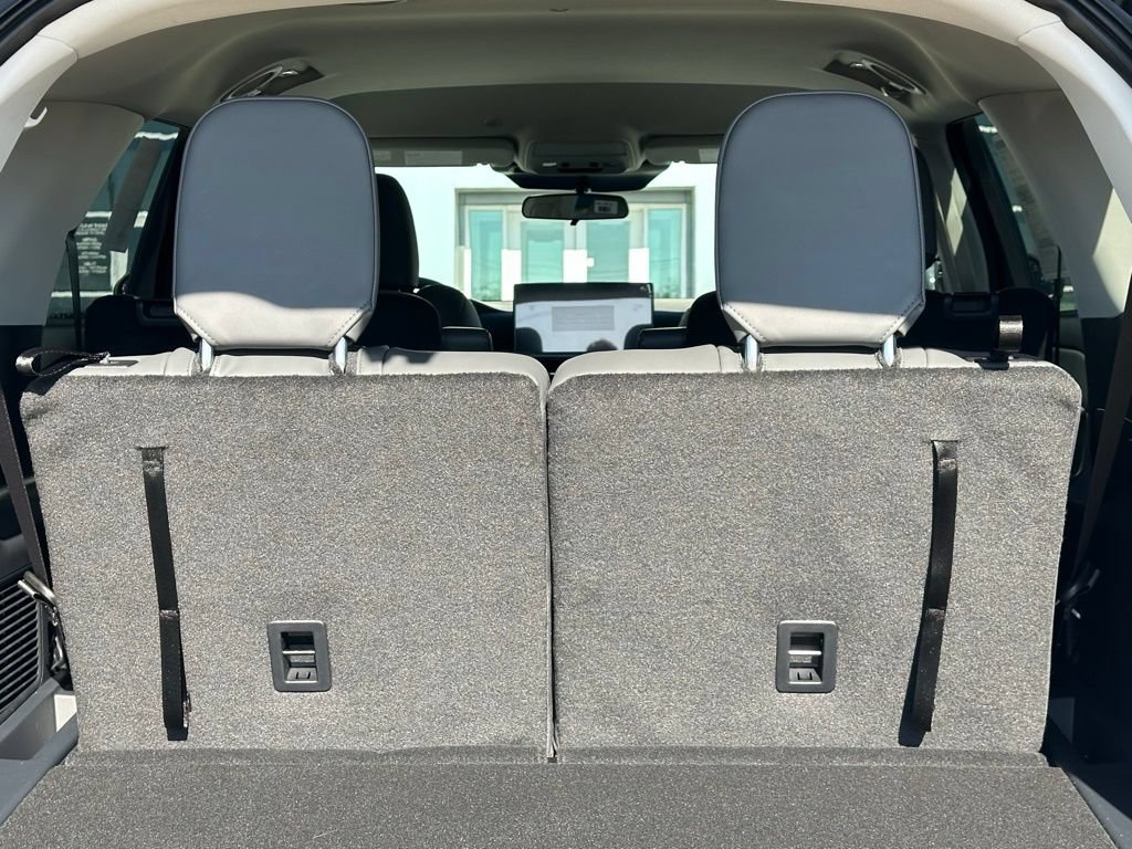 New 2026 Ford Explorer Active w/ Active Comfort Package RWD image 24
