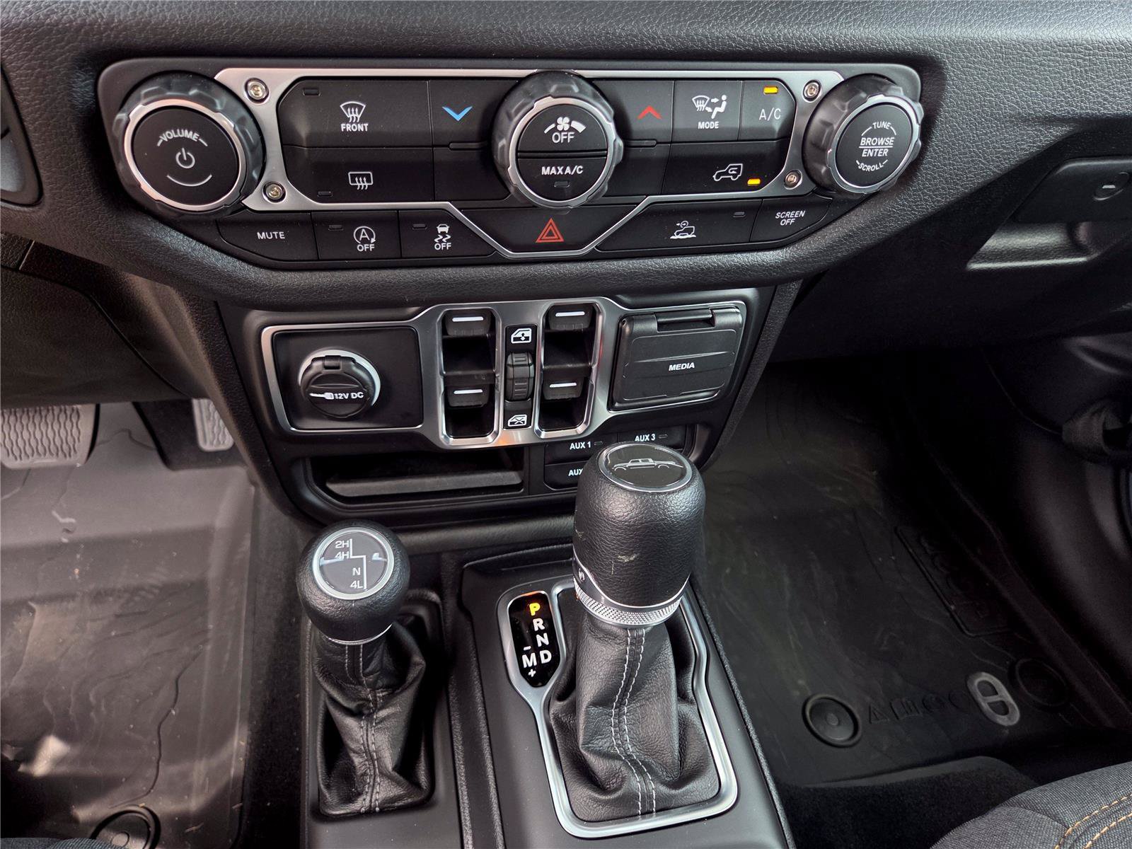 New 2025 Jeep Gladiator Sport AWD/4WD image 40