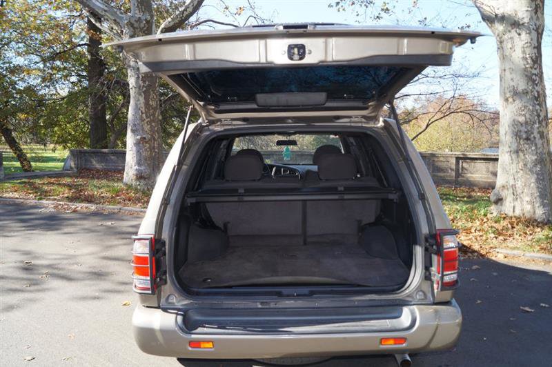 Used 2003 Nissan Pathfinder SE image 29