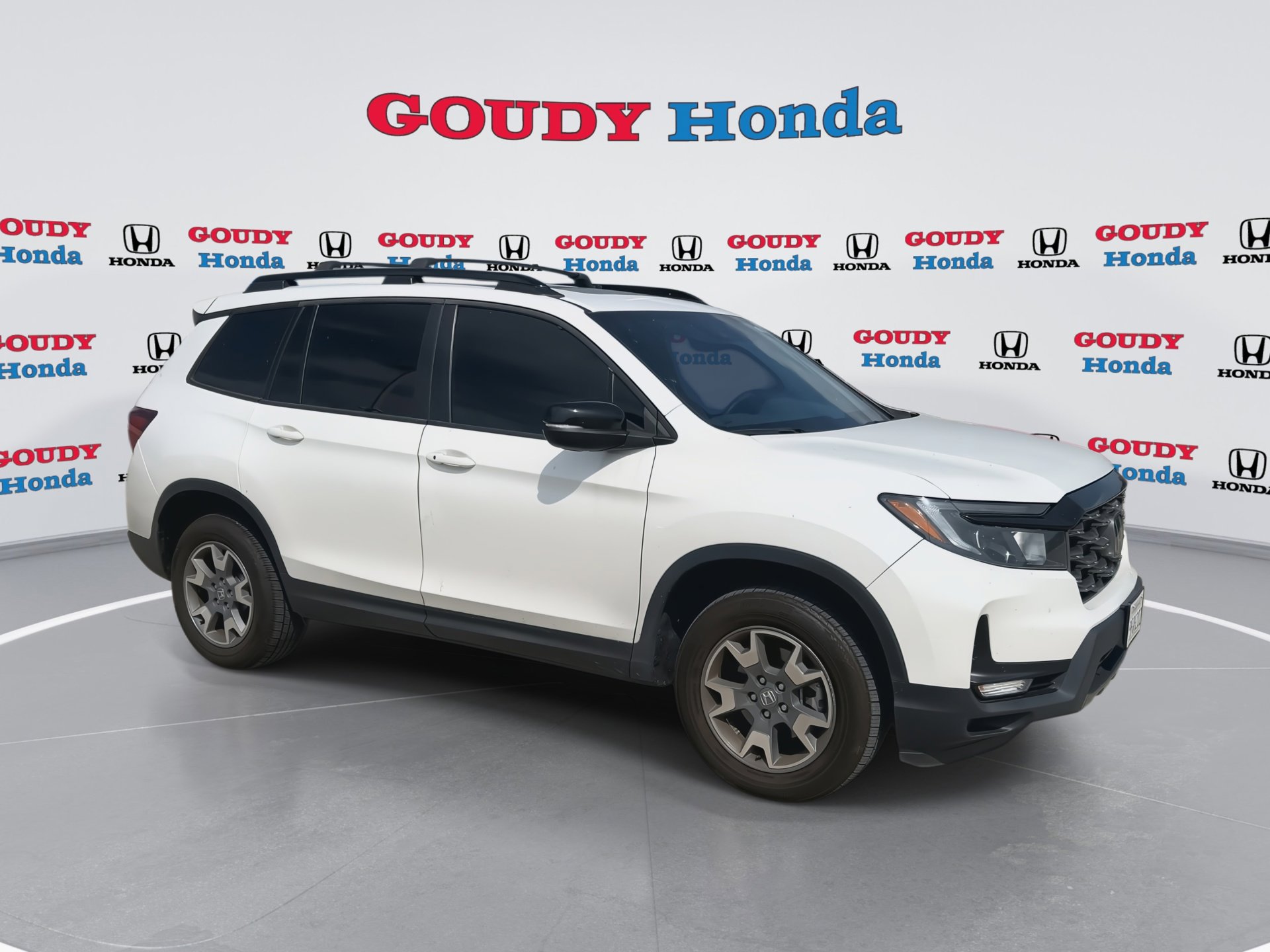Used 2023 Honda Passport TrailSport image 2