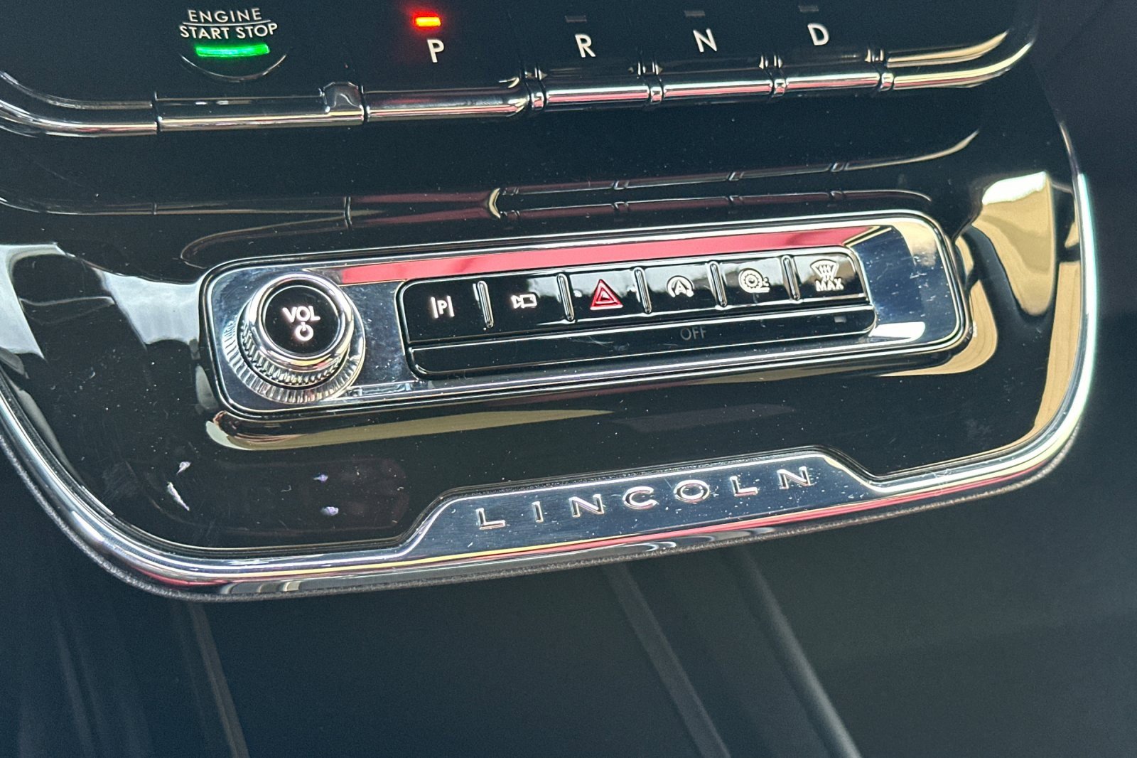 New 2025 Lincoln Corsair Reserve w/ Equipment Group 202A image 19