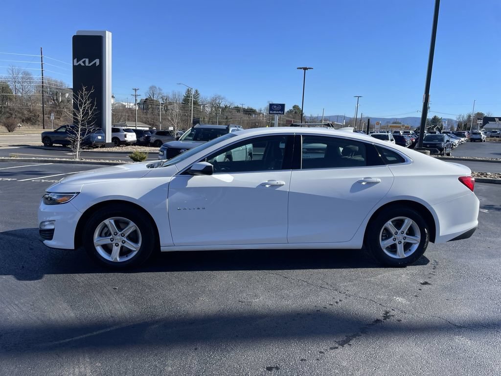 Used 2023 Chevrolet Malibu LT FWD image 3