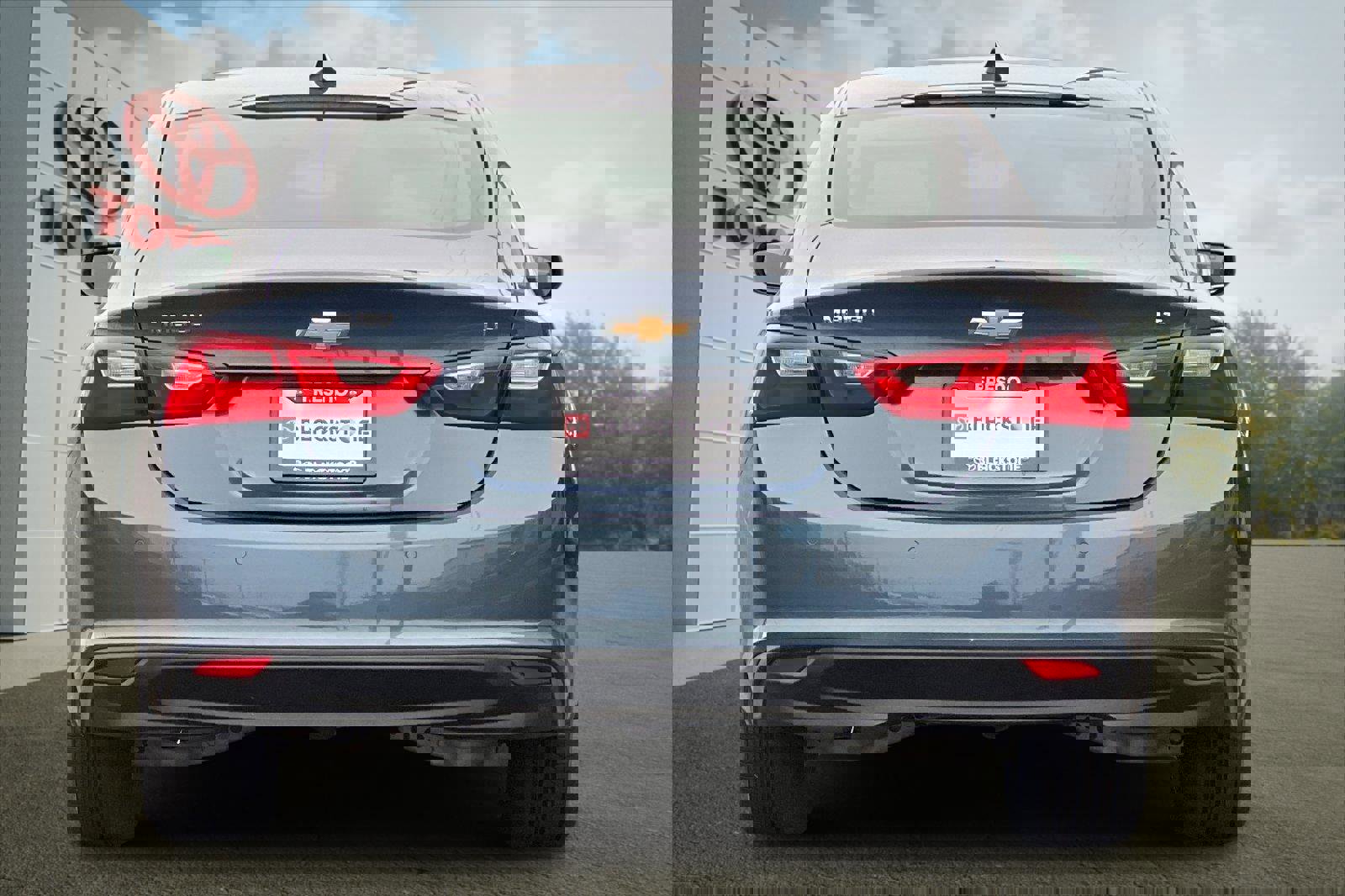 Used 2024 Chevrolet Malibu LT image 4