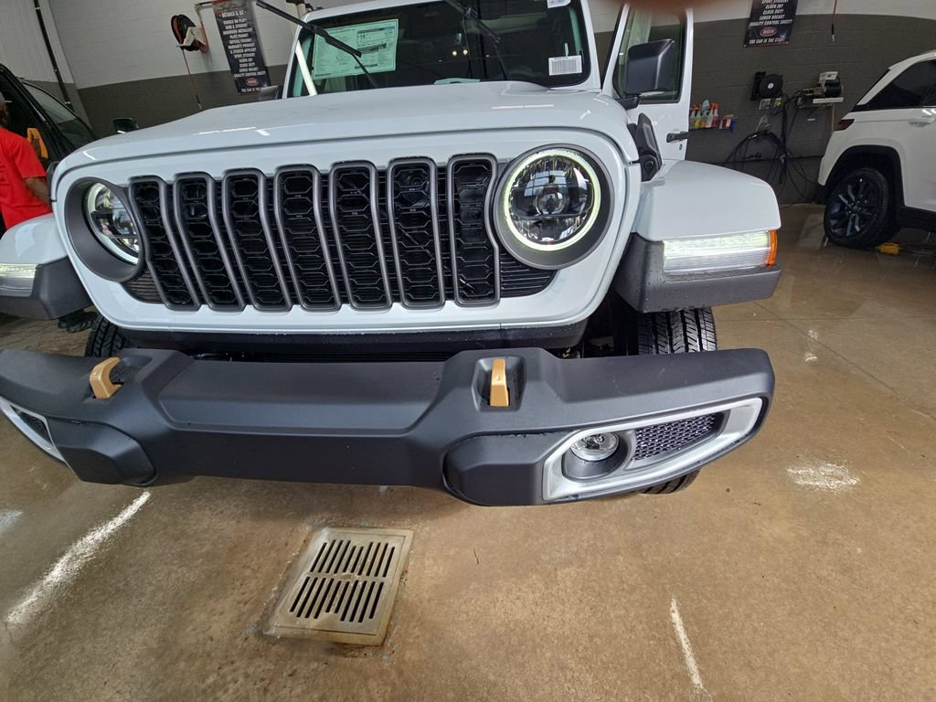 New 2026 Jeep Gladiator Sport AWD/4WD image 32