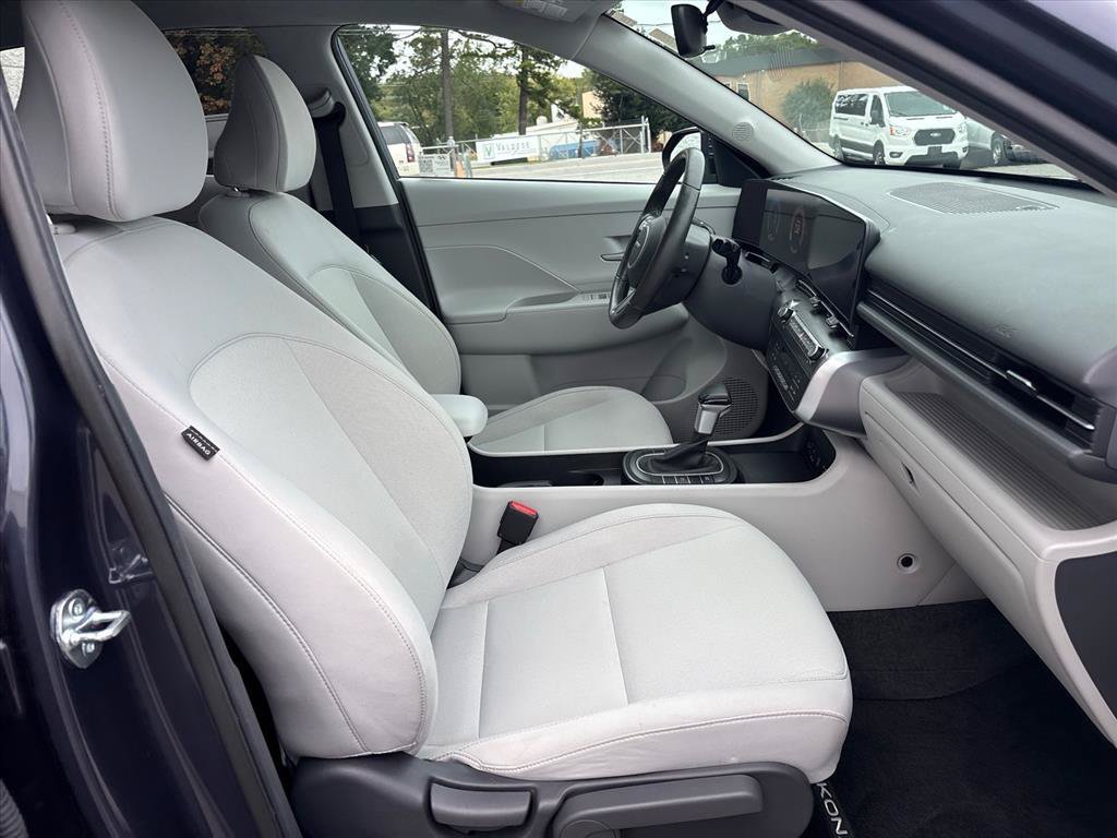 Used 2025 Hyundai Kona SEL AWD/4WD image 12