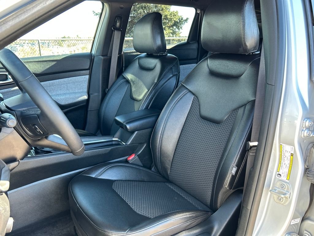 Used 2024 Jeep Compass Latitude image 16