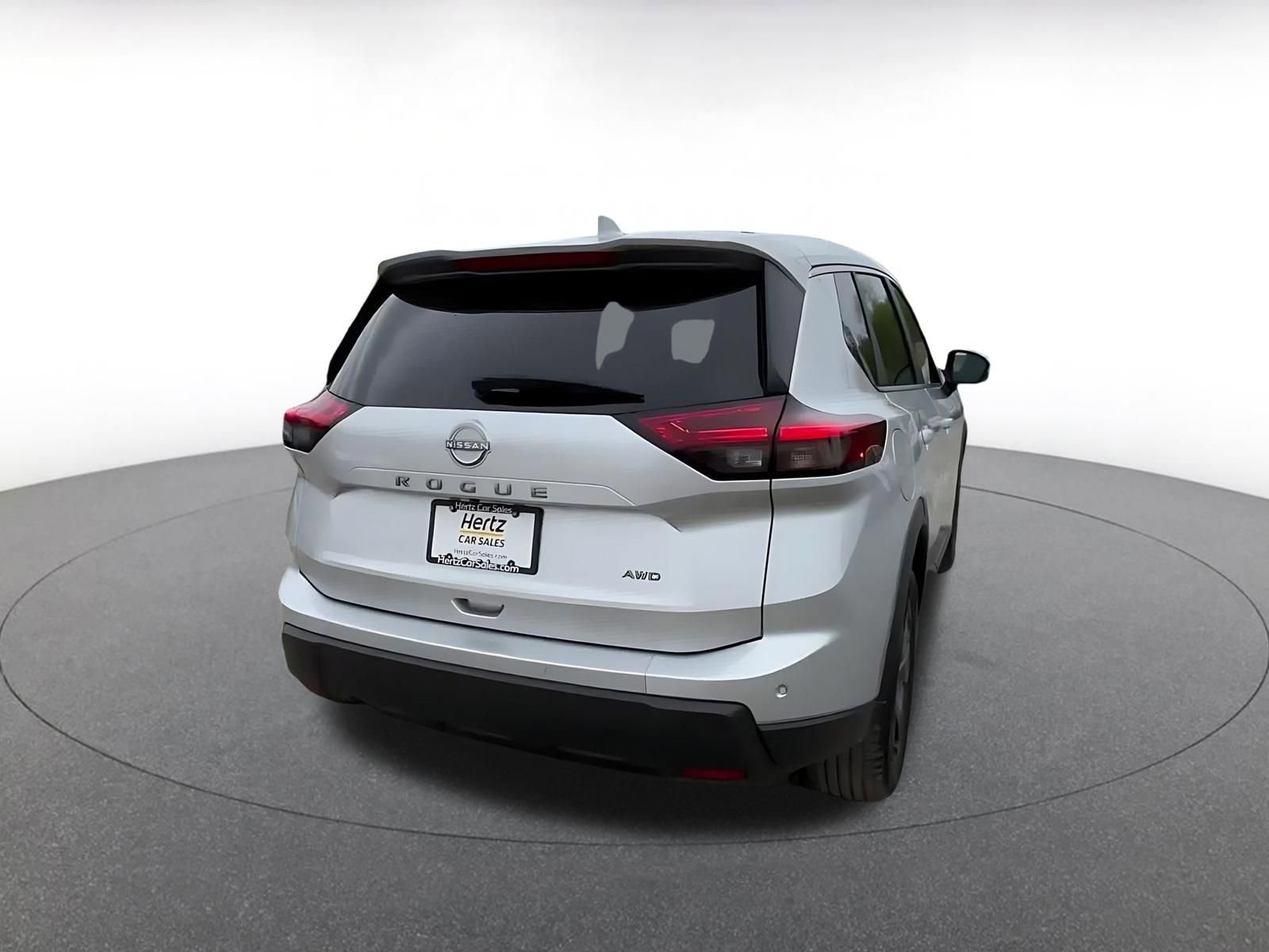 Used 2025 Nissan Rogue SV AWD/4WD image 15