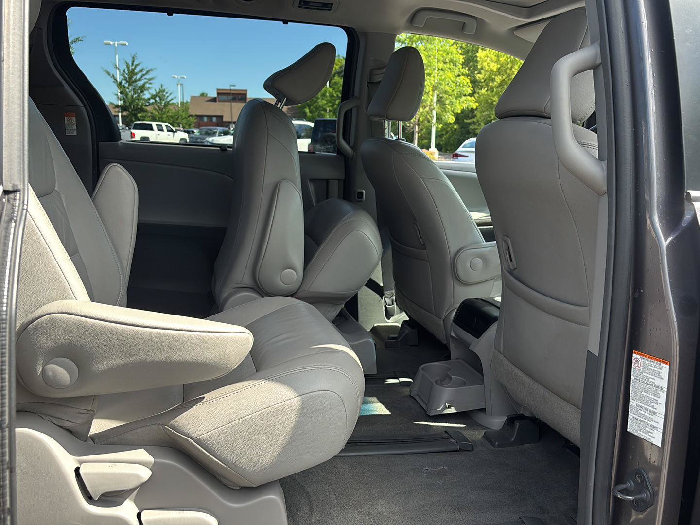 Used 2015 Toyota Sienna XLE AWD/4WD image 21