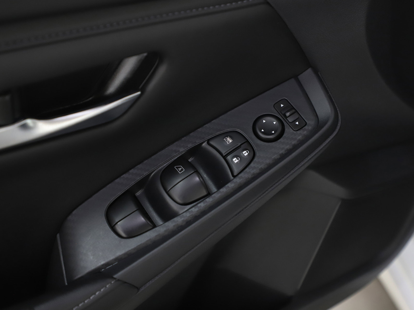 Used 2025 Nissan Sentra SV w/ All-Weather Package image 18