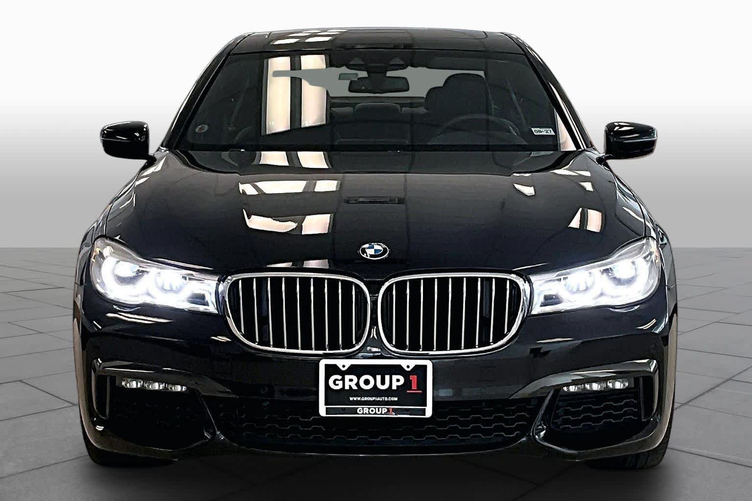 Used 2019 BMW 750i w/ Executive Package RWD image 3