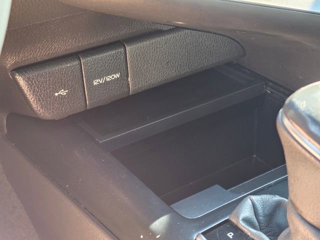 Used 2020 Toyota Camry SE image 28