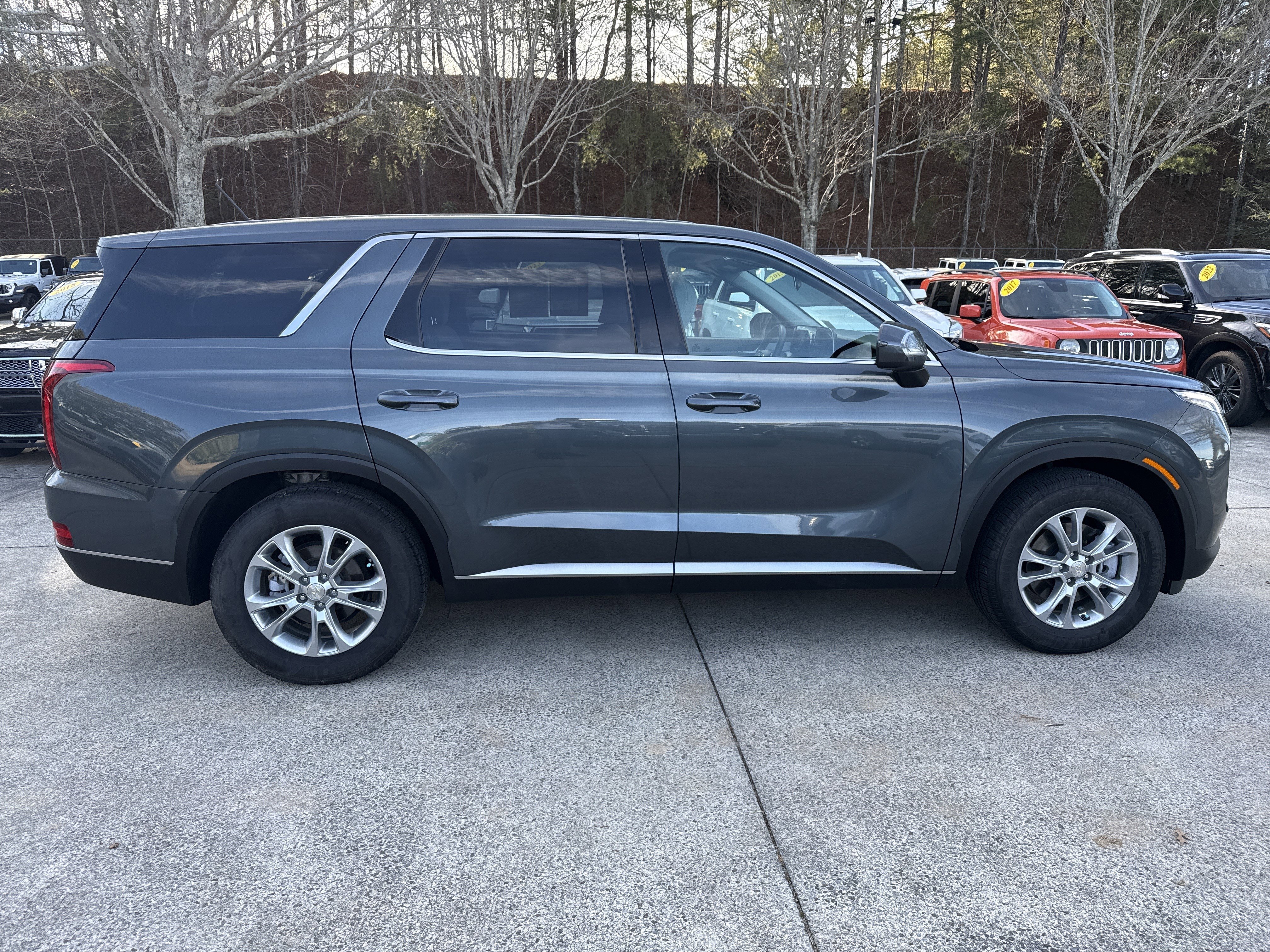 Used 2022 Hyundai Palisade SE image 8
