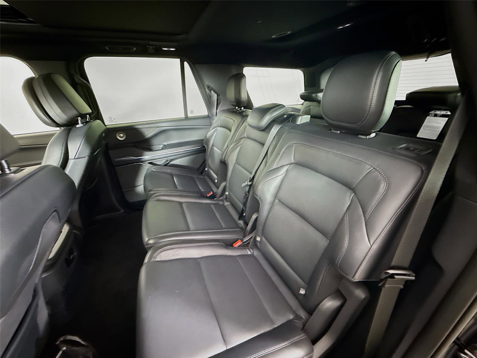 Used 2025 Lincoln Navigator Reserve w/ Jet Appearance Package image 23