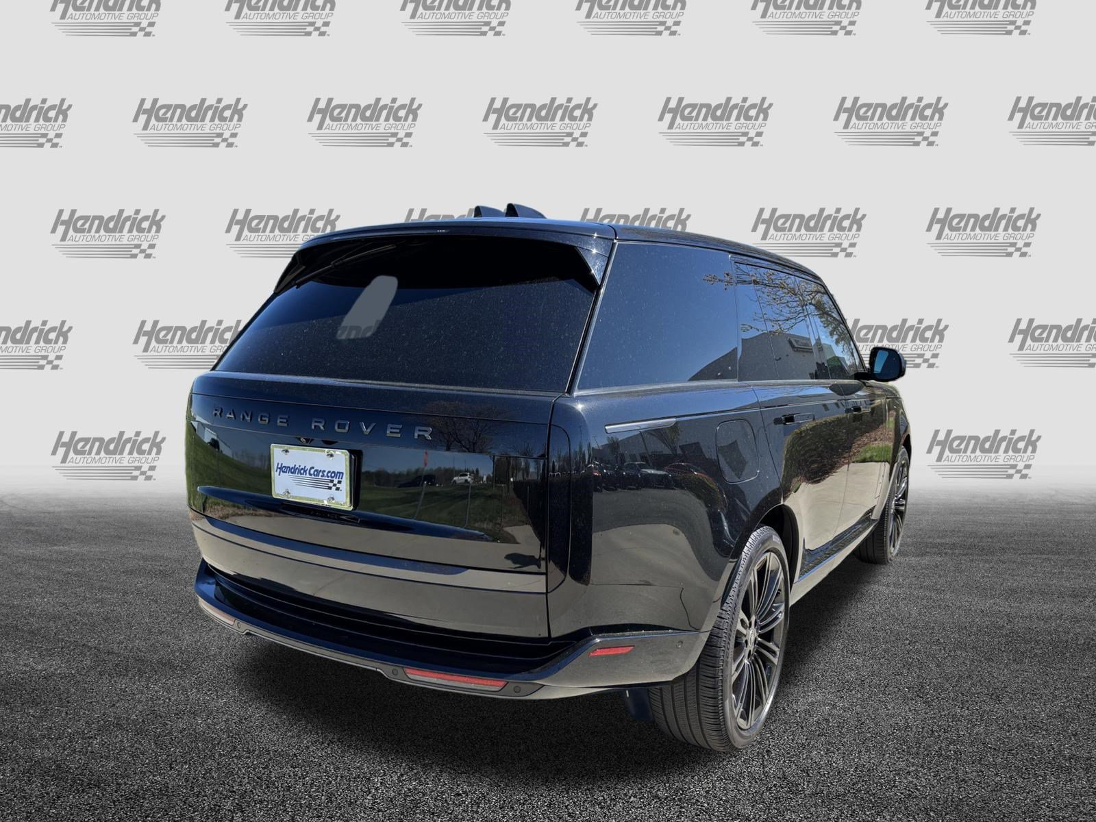 Used 2025 Land Rover Range Rover SE AWD/4WD image 11
