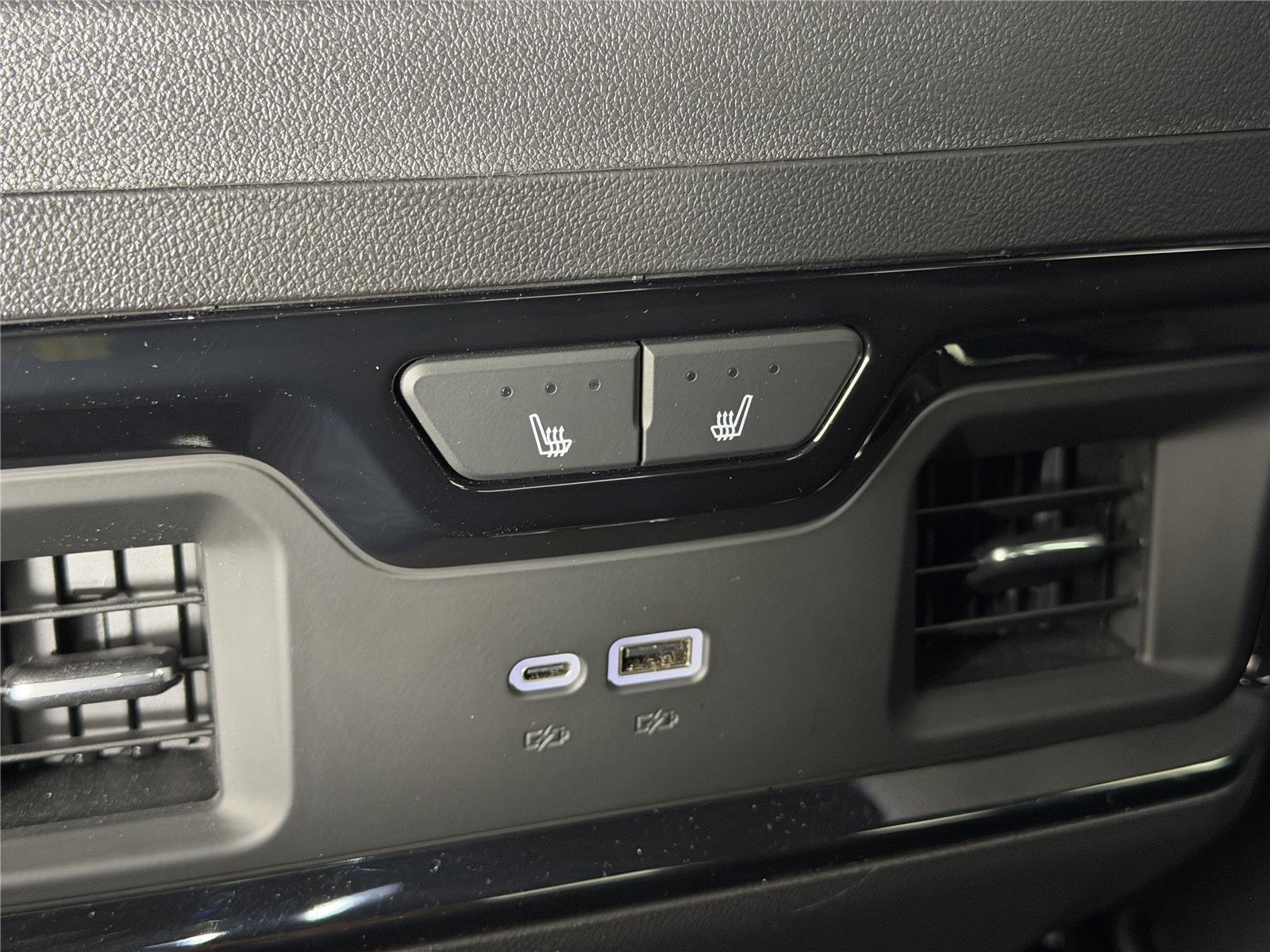 Certified 2024 GMC Sierra 1500 AT4X w/ AT4X AEV Edition AWD/4WD image 21