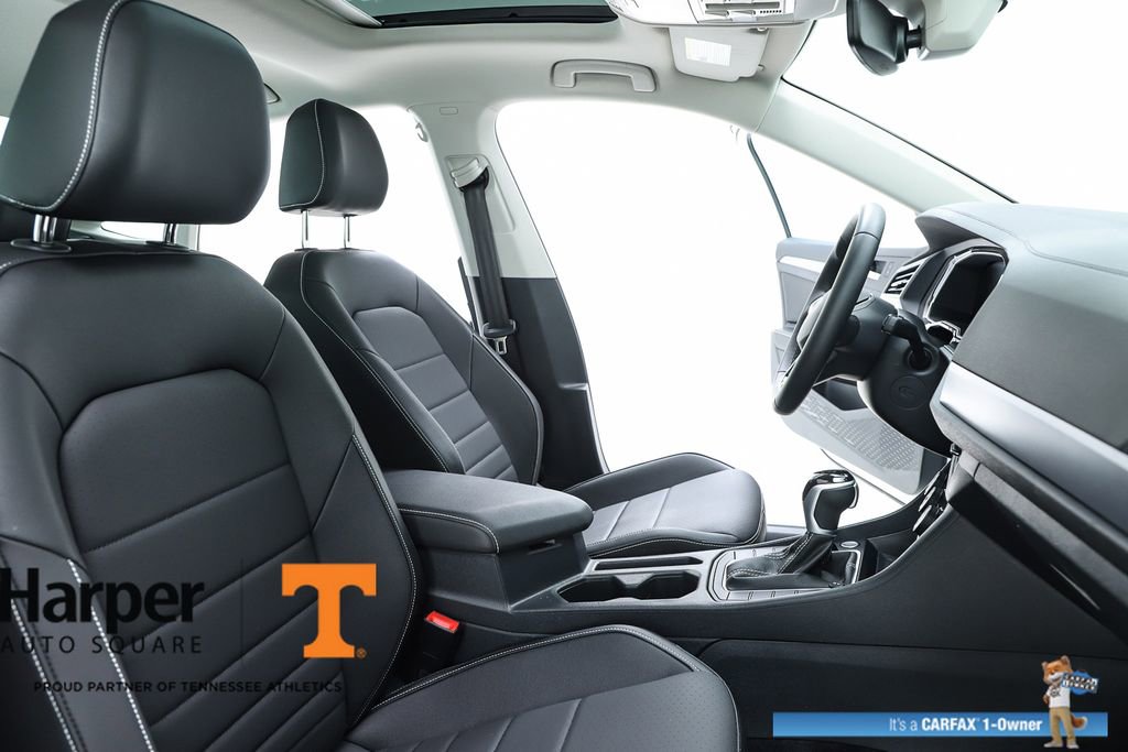 Used 2024 Volkswagen Jetta SE w/ Panoramic Sunroof Package image 35