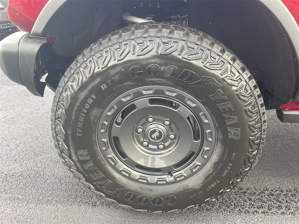 New 2025 Ford Bronco Badlands image 16