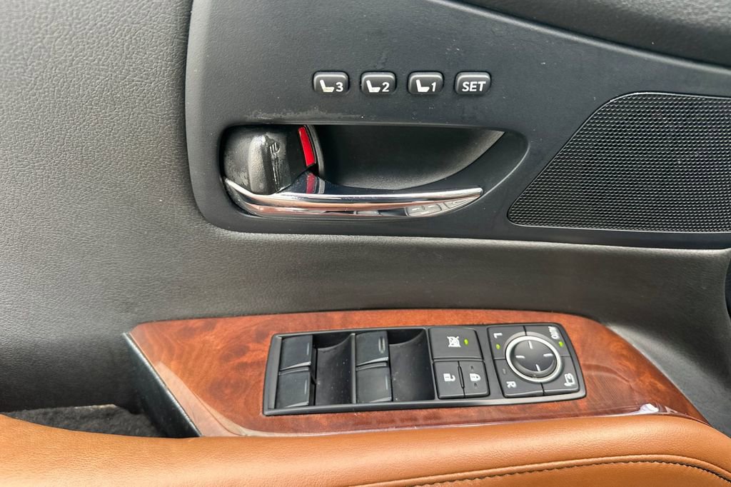 Used 2015 Lexus RX 450h AWD image 11