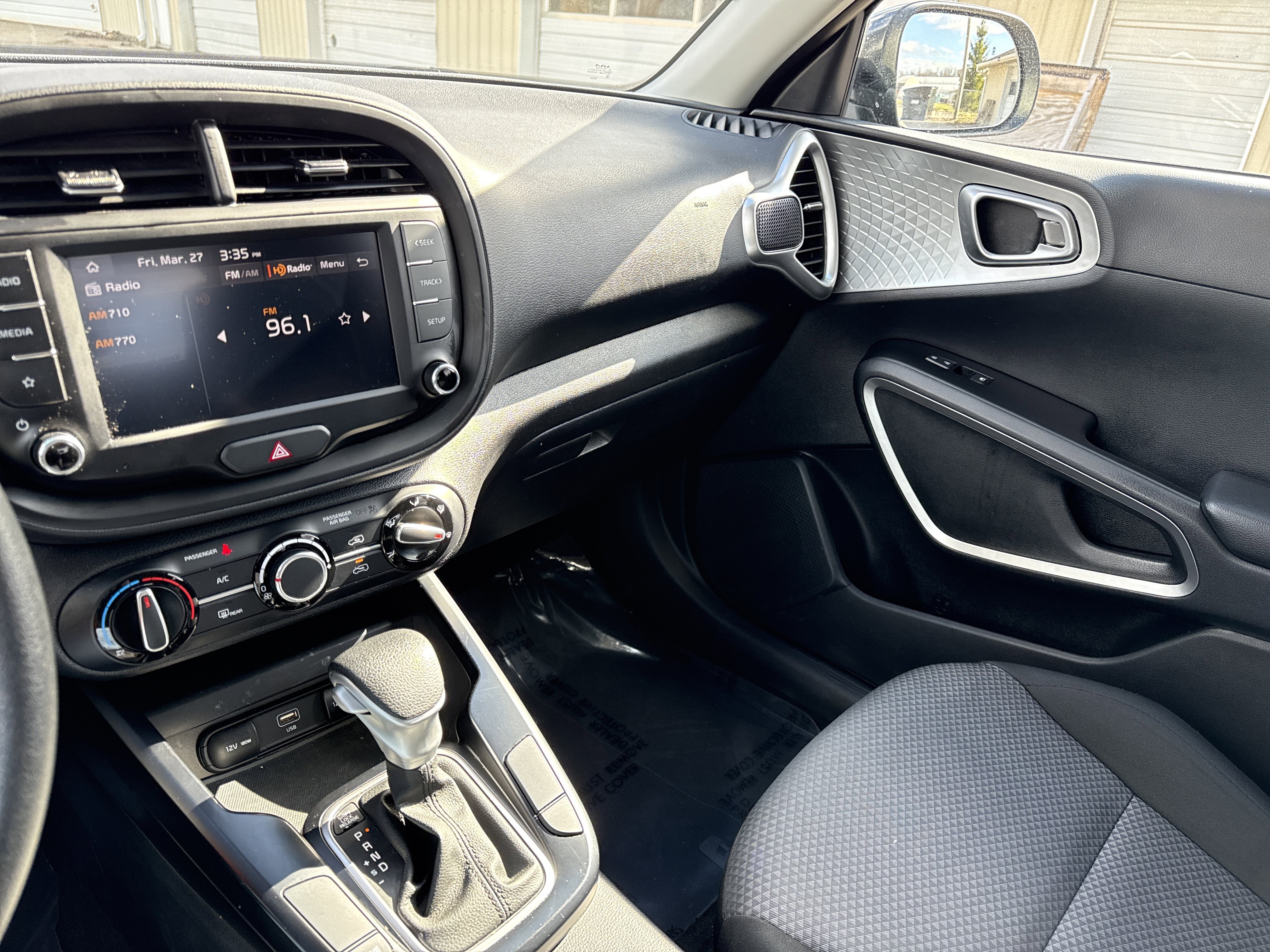 Used 2025 Kia Soul LX w/ LX Technology Package image 22