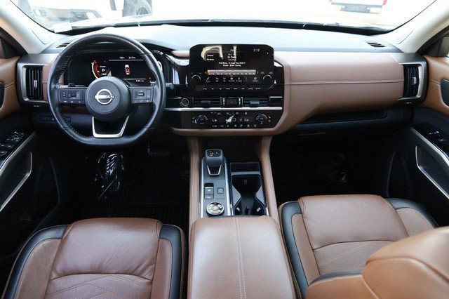 Used 2023 Nissan Pathfinder Platinum AWD/4WD image 24