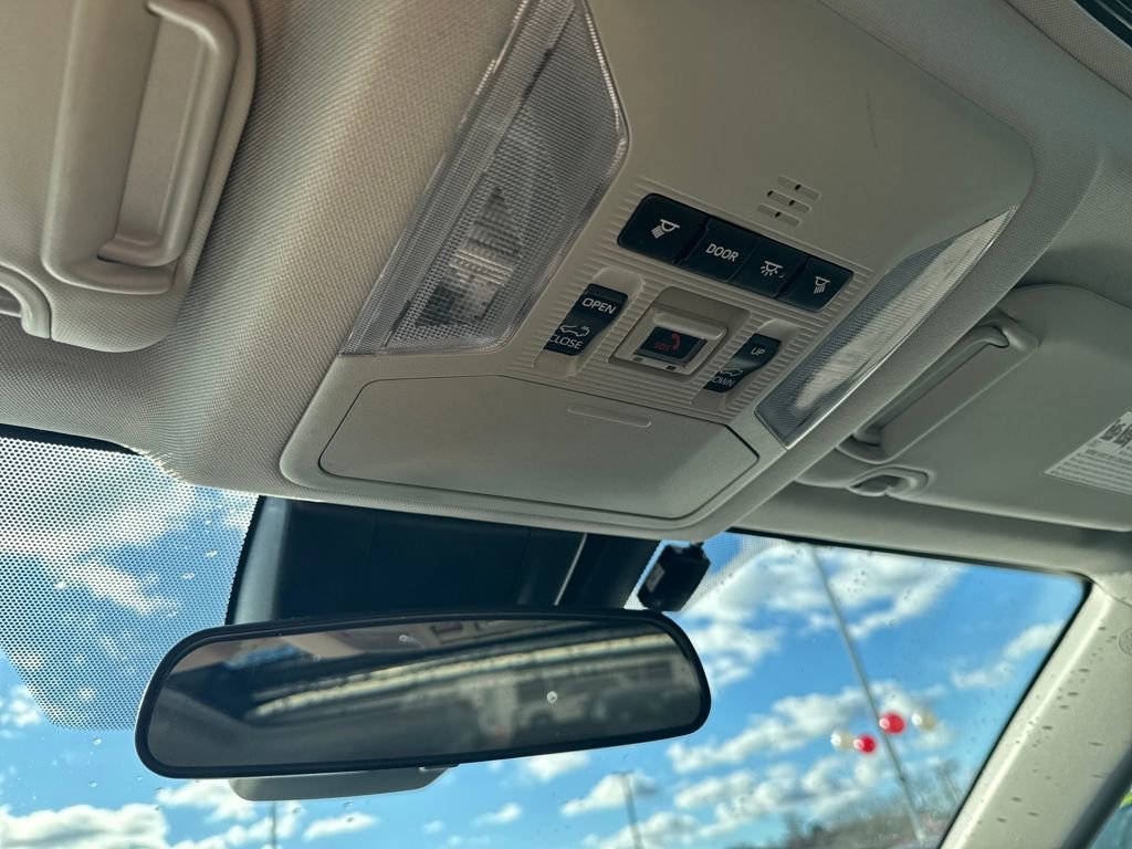 Used 2021 Toyota RAV4 XLE image 29